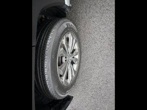 Used 2022 Toyota RAV4 XLE Premium AWD/4WD image 23