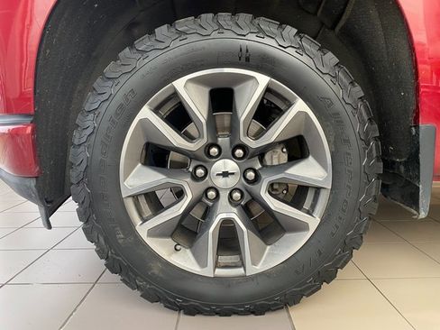 Certified 2020 Chevrolet Silverado 1500 RST image 24