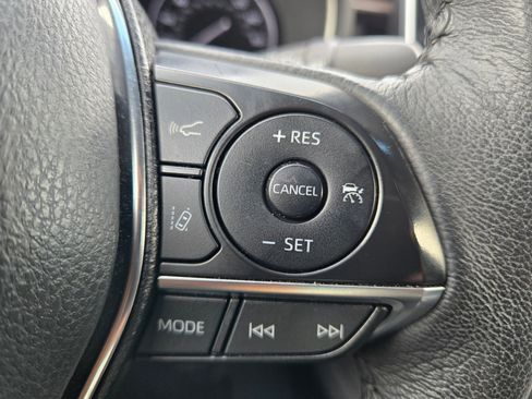 Used 2021 Toyota Avalon XLE FWD image 25
