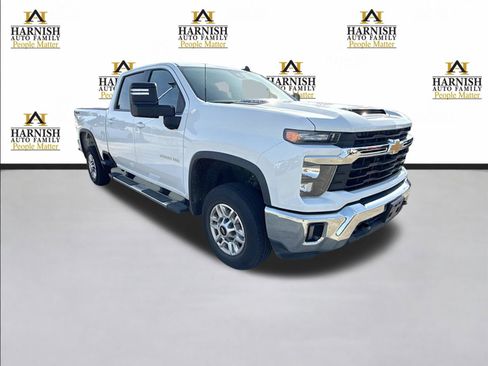Used 2025 Chevrolet Silverado 2500 LT w/ Convenience Package image 9
