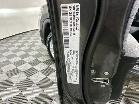 Used 2022 Jeep Compass Latitude w/ Convenience Group image 12