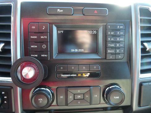 Used 2015 Ford F150 XLT image 28