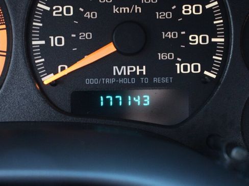 Used 2002 Chevrolet S10 Pickup LS w/ LS Preferred Equipment Group image 7