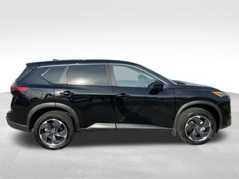 Used 2025 Nissan Rogue SV image 6