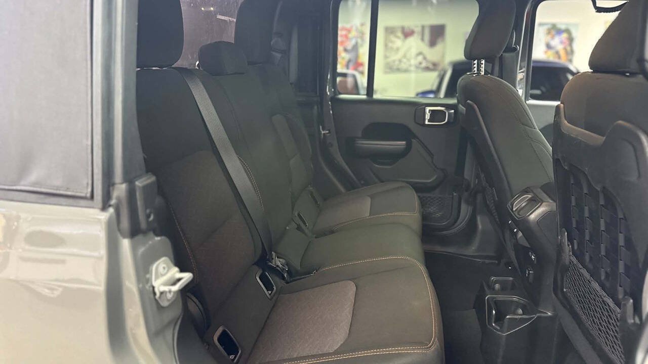 Used 2021 Jeep Gladiator Mojave w/ Cold Weather Group AWD/4WD image 21
