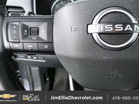 Used 2025 Nissan Rogue SV AWD/4WD image 9