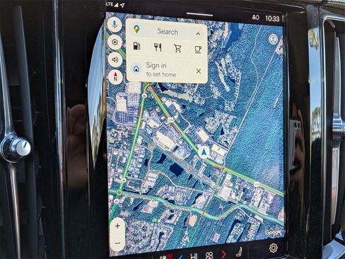 Certified 2023 Volvo XC60 B5 Ultimate w/ Climate Package image 24