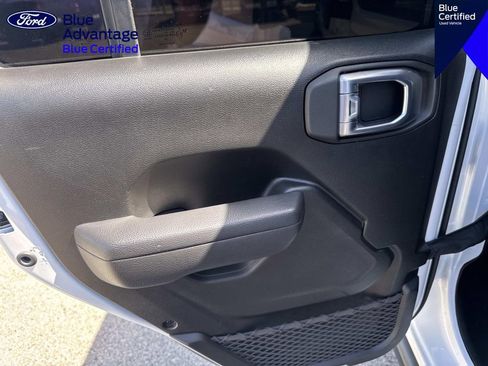 Used 2024 Jeep Wrangler Unlimited AWD/4WD image 12