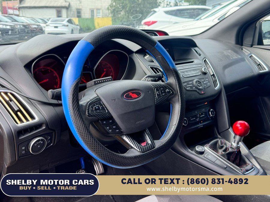 Used 2017 Ford Focus ST FWD image 9