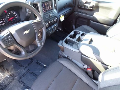 Used 2024 Chevrolet Silverado 1500 Custom image 7