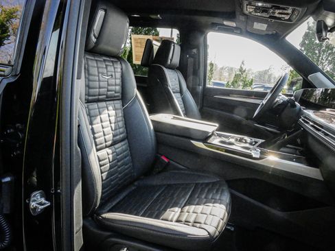 Used 2026 Cadillac Escalade ESV Platinum Sport w/ LPO, ONYX Package image 37