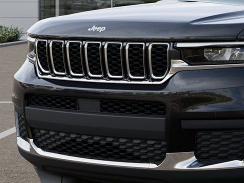 New 2025 Jeep Grand Cherokee L Laredo w/ Luxury Tech Group I image 37