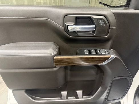 Used 2022 Chevrolet Silverado 1500 LT AWD/4WD image 9