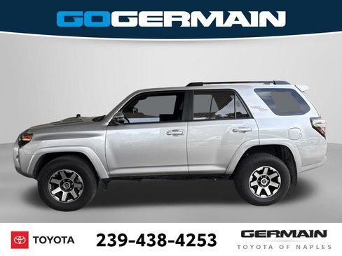 Used 2023 Toyota 4Runner TRD Off-Road Premium w/ Moonroof Package AWD/4WD image 2