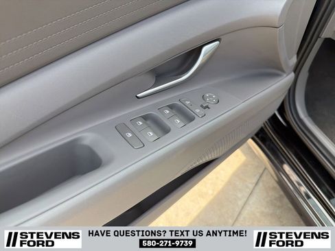 Used 2024 Hyundai Elantra SEL FWD image 14