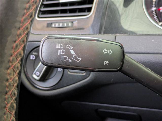 Used 2017 Volkswagen GTI SE FWD image 7