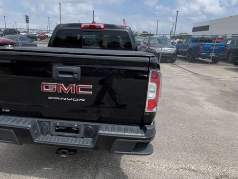 Used 2022 GMC Canyon Elevation w/ Elevation Premium Package AWD/4WD image 9