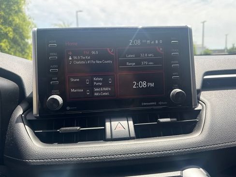 Used 2021 Toyota RAV4 XLE w/ Convenience Package FWD image 13