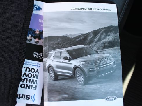 Used 2021 Ford Explorer Limited w/ Equipment Group 301A RWD image 26