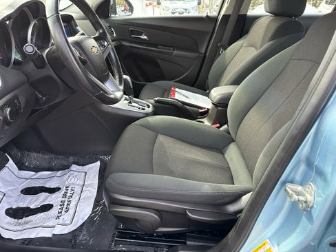 Used 2011 Chevrolet Cruze LT image 11