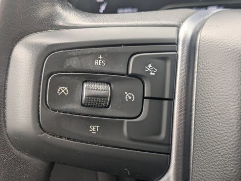 Used 2022 GMC Yukon XL SLE w/ Gmc Pro Safety Plus Package RWD image 12