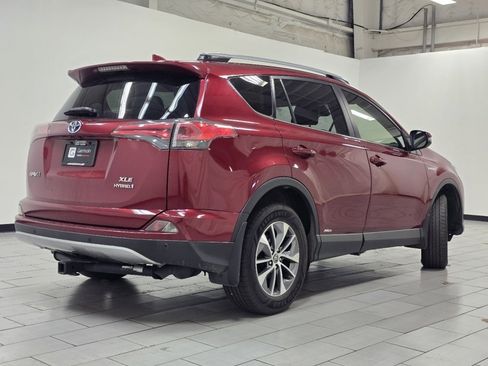 Used 2018 Toyota RAV4 XLE image 15