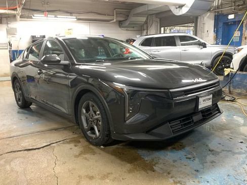 Used 2025 Kia K4 FWD image 5
