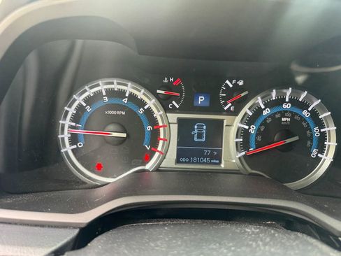 Used 2016 Toyota 4Runner SR5 AWD/4WD image 18