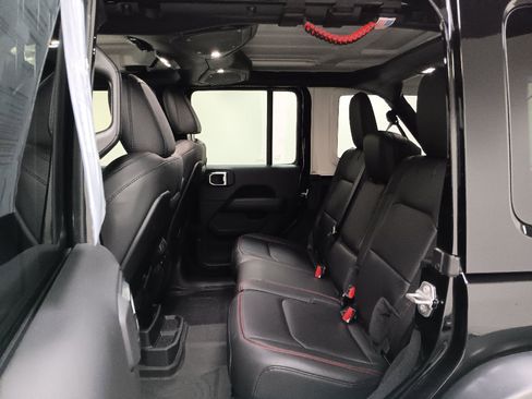 Used 2025 Jeep Wrangler Rubicon w/ Safety Group image 15