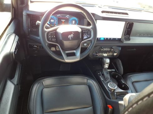 Certified 2025 Ford Bronco Badlands w/ Sasquatch Package AWD/4WD image 12