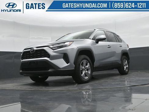 Used 2025 Toyota RAV4 XLE AWD/4WD image 40