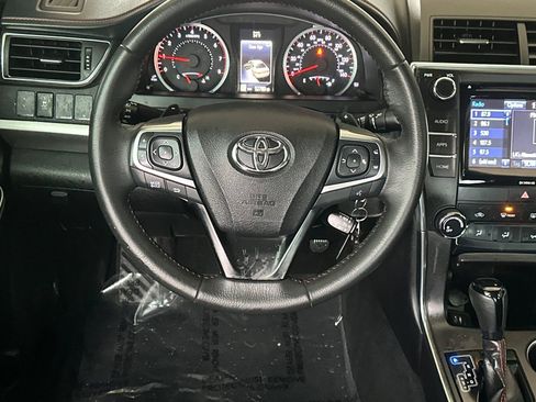 Used 2017 Toyota Camry SE image 14