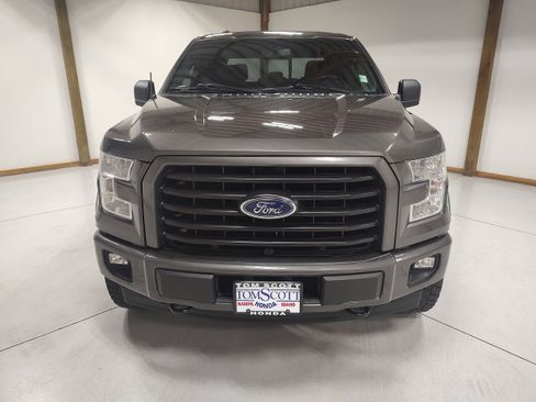 Used 2017 Ford F150 XLT w/ Equipment Group 302A Luxury image 3