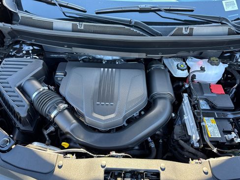 New 2026 GMC Acadia Denali w/ Super Cruise Package image 8