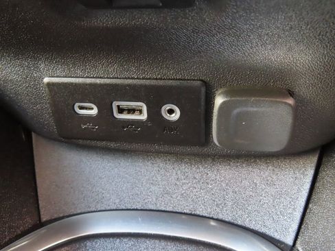 Used 2024 Chevrolet Malibu LT FWD image 9