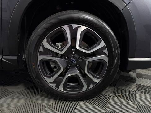 Used 2024 Subaru Ascent Limited w/ Technology Package image 12