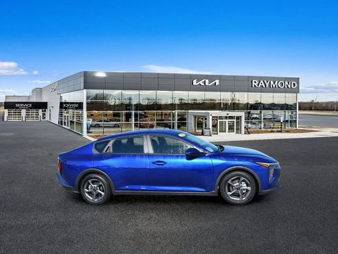 Certified 2025 Kia K4 FWD image 2