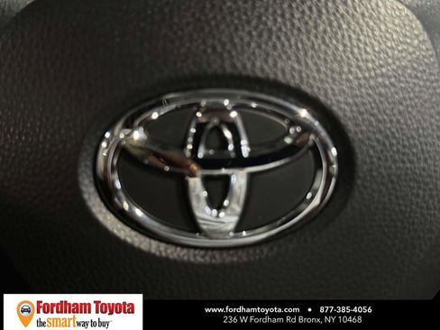 Used 2024 Toyota Corolla Cross LE w/ Moonroof Package AWD/4WD image 31