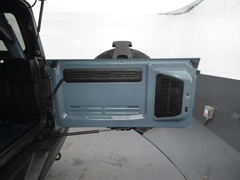 Used 2023 Ford Bronco Badlands image 48