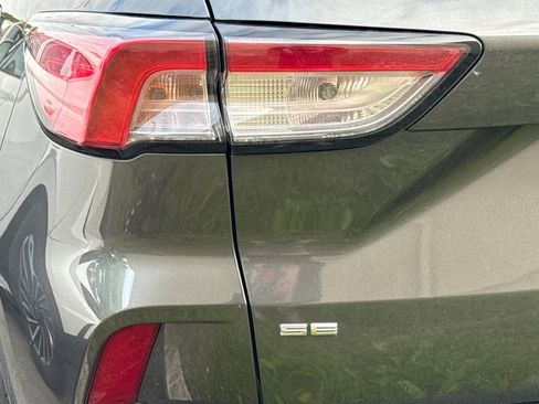 Used 2020 Ford Escape SE Sport FWD image 7
