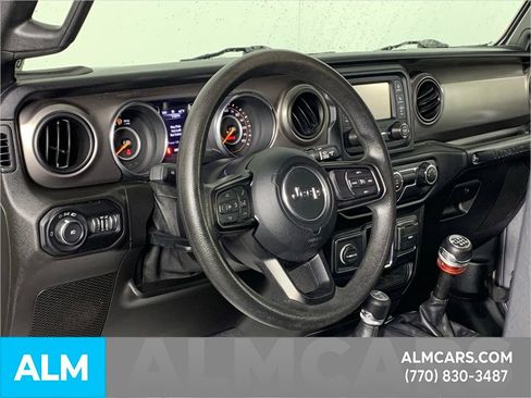 Used 2019 Jeep Wrangler Sport image 7