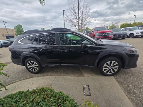 Used 2023 Subaru Outback Premium AWD/4WD image 18
