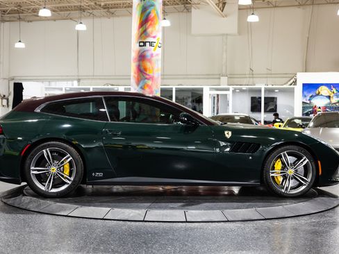 Used 2018 Ferrari GTC4Lusso image 14
