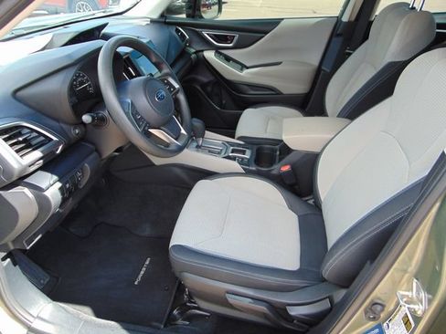 Used 2021 Subaru Forester AWD/4WD image 10