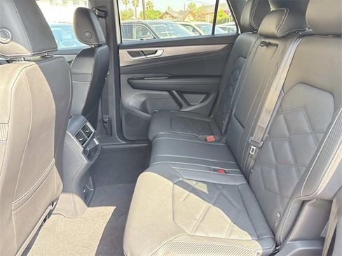 New 2026 Volkswagen Atlas Cross Sport SE image 13