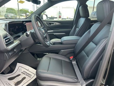 New 2026 Chevrolet Traverse LT w/ Sun and Wheel Package FWD image 15