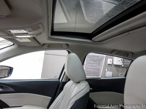 Used 2018 MAZDA MAZDA3 Grand Touring image 12