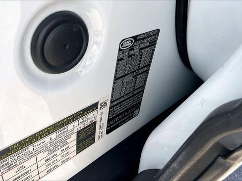 Used 2020 Land Rover Range Rover Velar S image 11