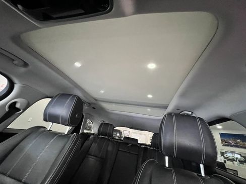 Used 2018 Land Rover Range Rover Velar S AWD/4WD image 49
