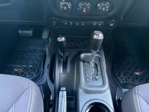 Used 2014 Jeep Wrangler Unlimited Sahara w/ Connectivity Group AWD/4WD image 25